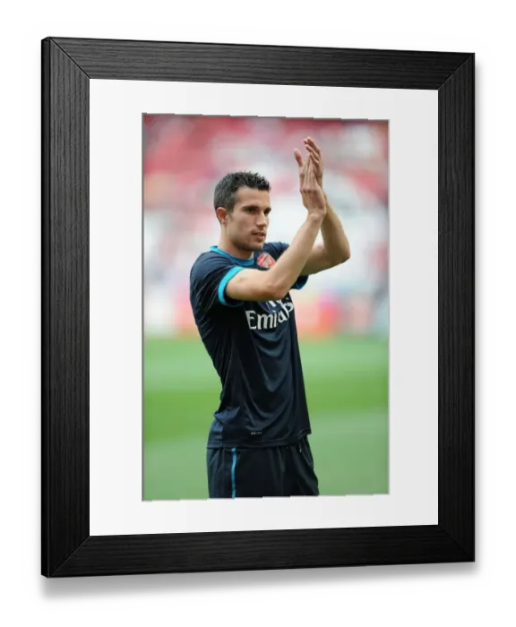 Framed Print : Arsenal vs Benfica: Pre-Season Showdown at Estadio da Luz (2011-2012)