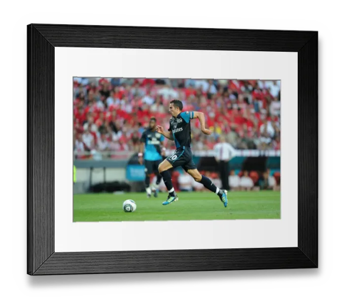 Framed Print : Robin van Persie in Action: Benfica vs. Arsenal Pre-Season Friendly, Lisbon 2011 Framed Print : Robin van Persie in Action: Benfica vs. Arsenal Pre-Season Friendly, Lisbon 2011