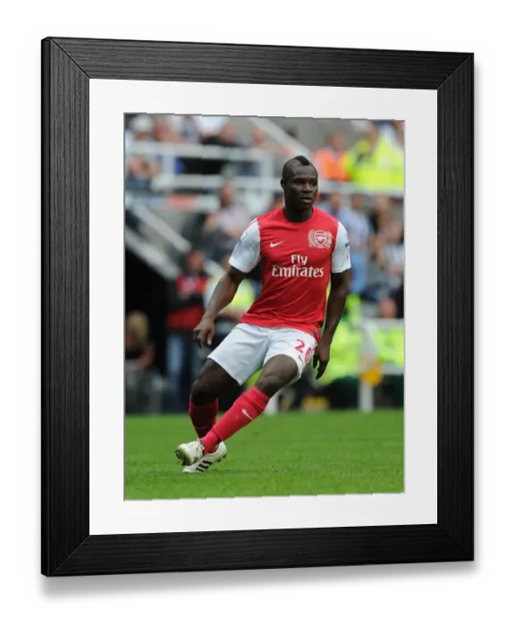 Framed Print : Emmanuel Frimpong in Action: Newcastle United vs Arsenal, Premier League 2011-12 Framed Print : Emmanuel Frimpong in Action: Newcastle United vs Arsenal, Premier League 2011-12
