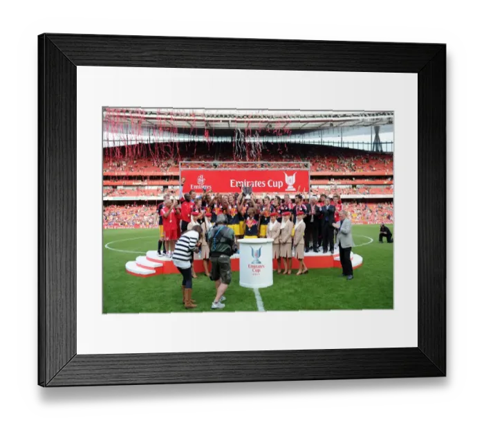 Framed Print : Thierry Henry (Red Bulls) lifts the Emirates Cup Trophy. Arsenal 1: 1 New York Red Bulls Framed Print : Thierry Henry (Red Bulls) lifts the Emirates Cup Trophy. Arsenal 1: 1 New York Red Bulls