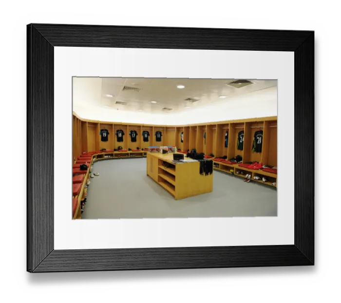 Framed Print : Arsenal Football Club: Pre-Match Huddle in Emirates Stadium Dressing Room (Arsenal v Boca Juniors, Emirates Cup, 2011) Framed Print : Arsenal Football Club: Pre-Match Huddle in Emirates Stadium Dressing Room (Arsenal v Boca Juniors, Emirates Cup, 2011)