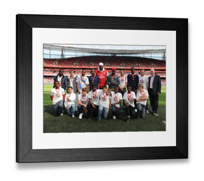 Framed Print : Arsenal vs. Boca Juniors: Emirates Cup Clash, London 2011 Framed Print : Arsenal vs. Boca Juniors: Emirates Cup Clash, London 2011
