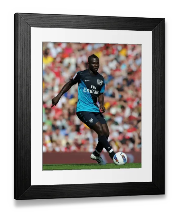 Framed Print : Arsenal's Emmanuel Frimpong in Action against Boca Juniors during the Emirates Cup, 2011