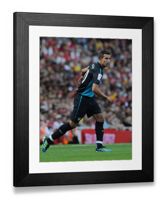 Framed Print : Arsenal's Robin van Persie Scores in Emirates Cup Clash Against Boca Juniors (2011-12) Framed Print : Arsenal's Robin van Persie Scores in Emirates Cup Clash Against Boca Juniors (2011-12)