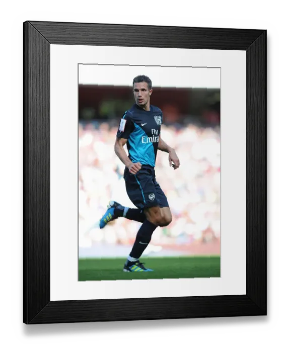 Framed Print : Robin van Persie in Action: Arsenal vs. Boca Juniors, Emirates Cup 2011 Framed Print : Robin van Persie in Action: Arsenal vs. Boca Juniors, Emirates Cup 2011