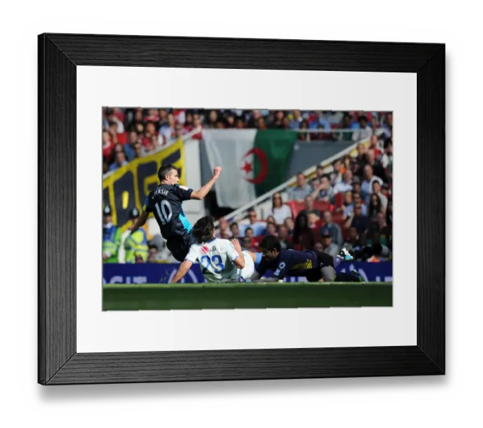 Framed Print : Robin van Persie Scores the First Goal: Arsenal vs. Boca Juniors, Emirates Cup 2011 Framed Print : Robin van Persie Scores the First Goal: Arsenal vs. Boca Juniors, Emirates Cup 2011
