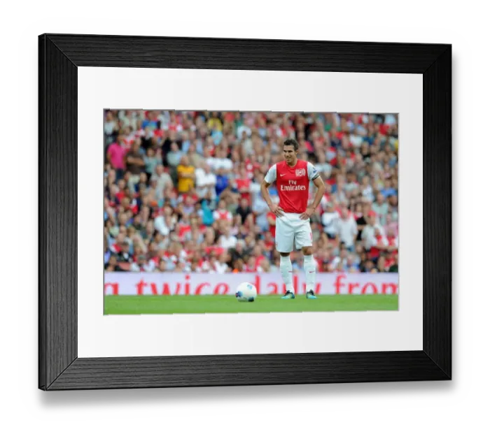 Framed Print : Arsenal vs Liverpool: Robin van Persie in Action, 2011-2012 Premier League