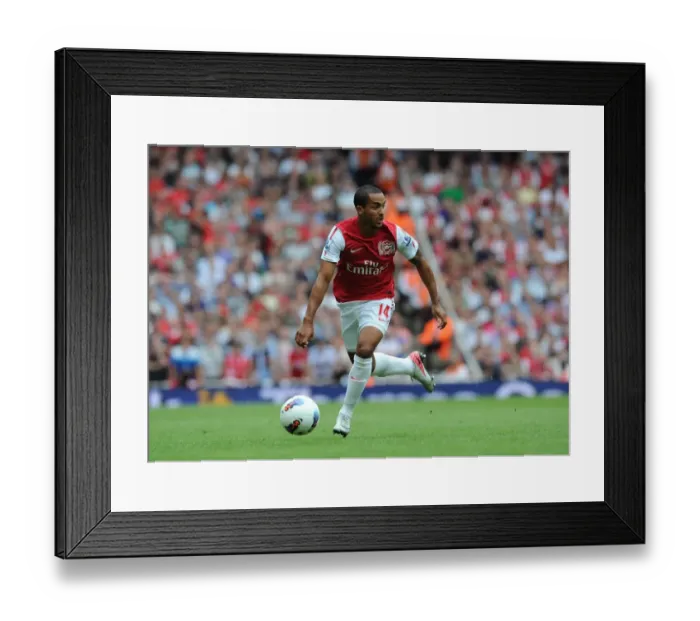 Framed Print : Theo Walcott (Arsenal). Arsenal 0: 2 Liverpool. Barclays Premier League Framed Print : Theo Walcott (Arsenal). Arsenal 0: 2 Liverpool. Barclays Premier League