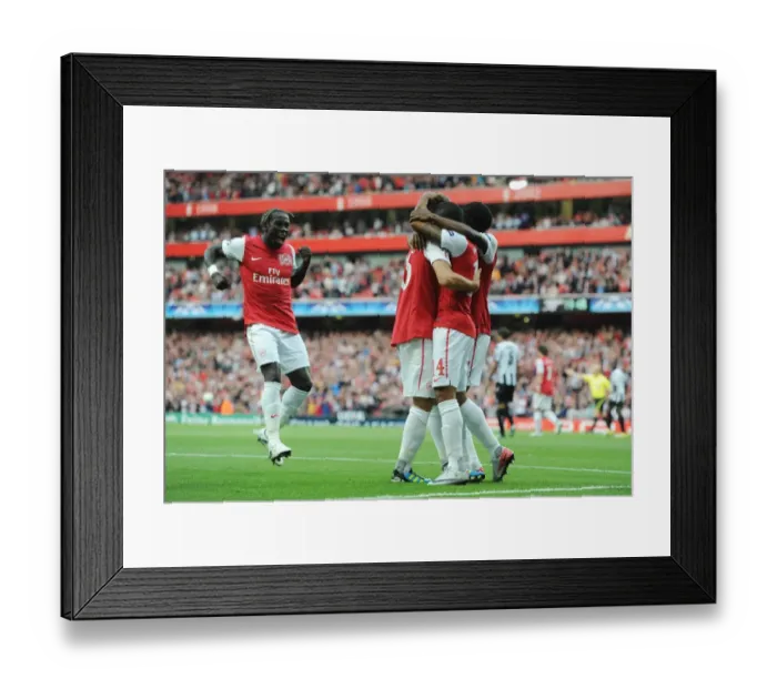 Framed Print : Arsenal's Walcott Scores in Champions League Debut Against Udinese