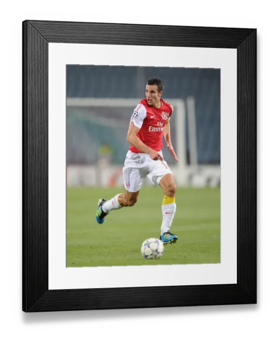 Framed Print : Robin van Persie in Action: Arsenal's Star Striker Against Udinese Calcio, UEFA Champions League 2011-12