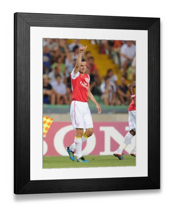 Framed Print : Robin van Persie's Stunner: Arsenal's Winning Goal Against Udinese in UEFA Champions League Play-Off (2011)
