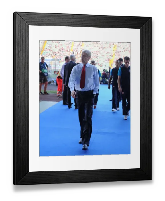 Framed Print : Arsene Wenger: Arsenal FC's Boss at Udinese Calcio's Stadium, UEFA Champions League Play-Off, 2011