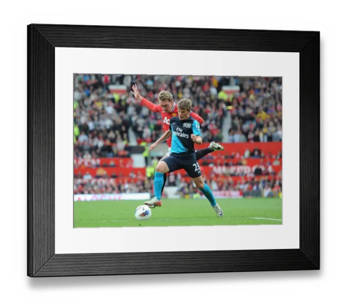 Framed Print : Andrey Arshavin Outmaneuvers Phil Jones: Manchester United vs. Arsenal, Premier League 2011-12 Framed Print : Andrey Arshavin Outmaneuvers Phil Jones: Manchester United vs. Arsenal, Premier League 2011-12