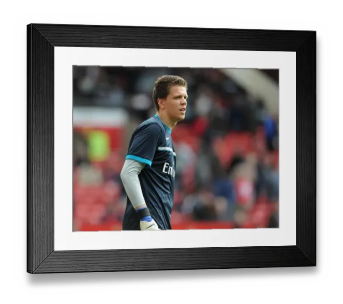 Framed Print : Arsenal's Wojciech Szczesny at Old Trafford Before Manchester United Clash (2011-12)