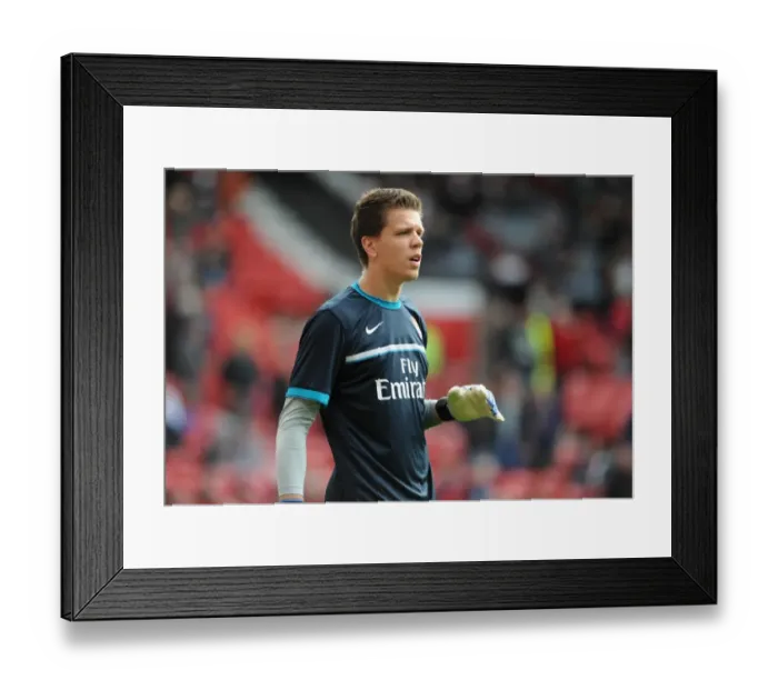 Framed Print : Arsenal's Wojciech Szczesny Prepares for Manchester United Showdown (2011-12)