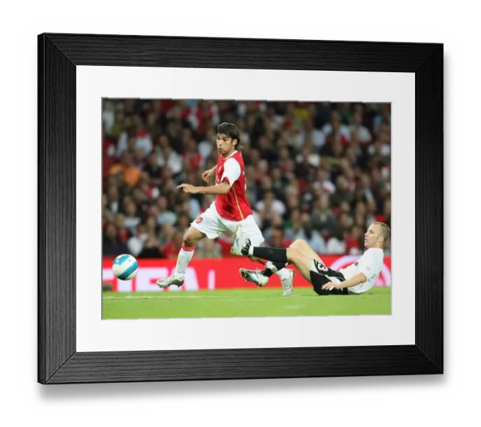 Framed Print : Arsenal's Eduardo Scores Hat-trick Against Sparta Prague in UEFA Champions League Framed Print : Arsenal's Eduardo Scores Hat-trick Against Sparta Prague in UEFA Champions League