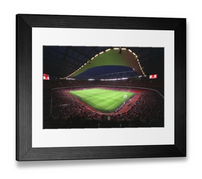 Framed Print : Arsenal Triumphs 3-0 over Sparta Prague in UEFA Champions League at Emirates Stadium (2007)