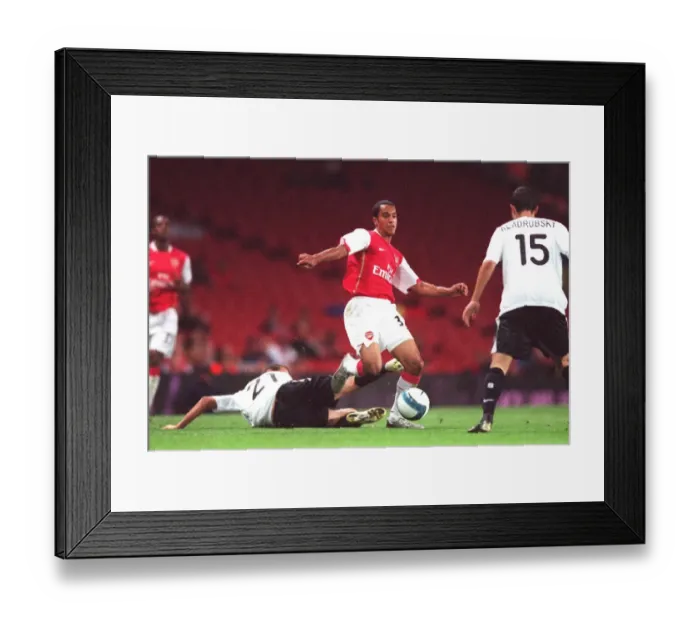 Framed Print : Theo Walcott (Arsenal) Igor Zofcak (Sparta)