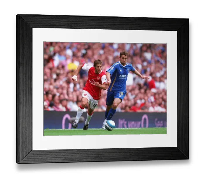 Framed Print : Mathieu Flamini (Arsenal) Niko Kranjcar (Portsmouth)