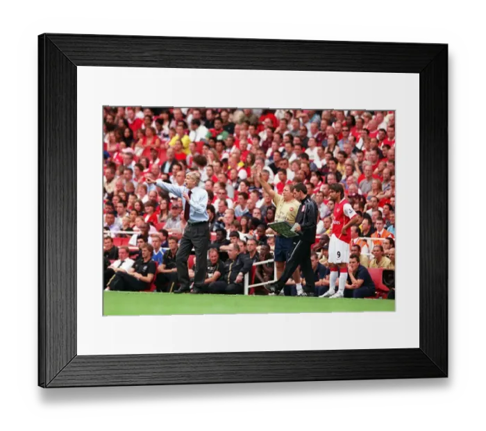 Framed Print : Arsene Wenger the Arsenal Manager with Vic Akers and Eduardo Framed Print : Arsene Wenger the Arsenal Manager with Vic Akers and Eduardo