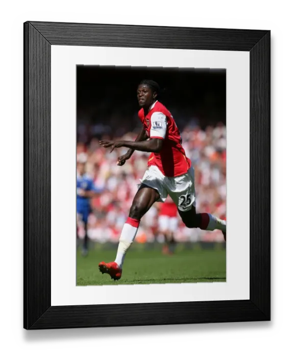 Framed Print : Arsenal's Senderos and Deng Celebrate 3:1 Victory Over Portsmouth in Barclays Premier League