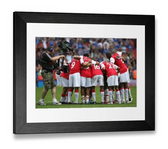 Framed Print : Arsenal's Triumph: 3-1 Over Portsmouth in the Premier League Framed Print : Arsenal's Triumph: 3-1 Over Portsmouth in the Premier League