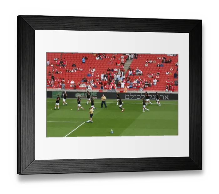 Framed Print : Arsenal Players Prepare for 3:1 Victory over Portsmouth in Barclays Premier League at Emirates Stadium (2007) Framed Print : Arsenal Players Prepare for 3:1 Victory over Portsmouth in Barclays Premier League at Emirates Stadium (2007)