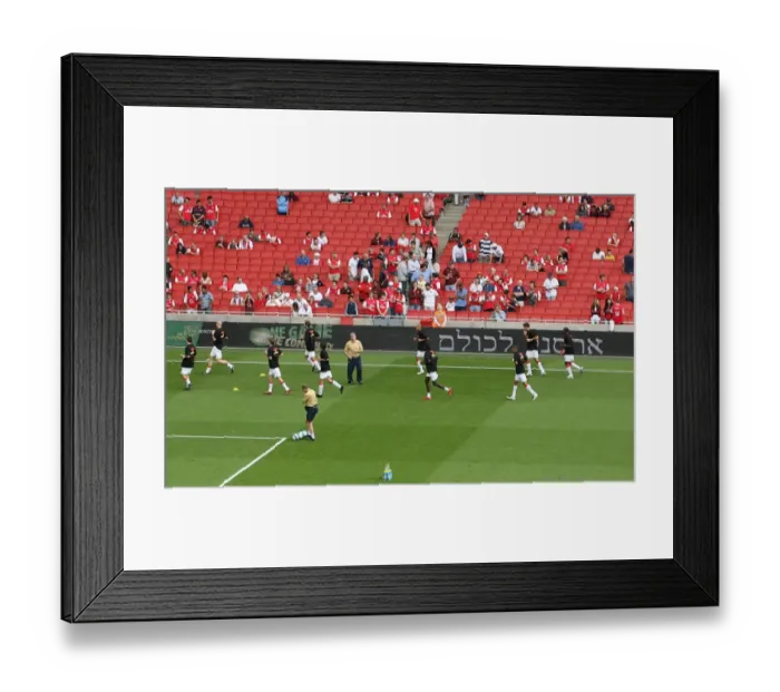 Framed Print : Arsenal's Triumphant Preparation: 3-1 Victory over Portsmouth in the Barclays Premier League (2007) Framed Print : Arsenal's Triumphant Preparation: 3-1 Victory over Portsmouth in the Barclays Premier League (2007)