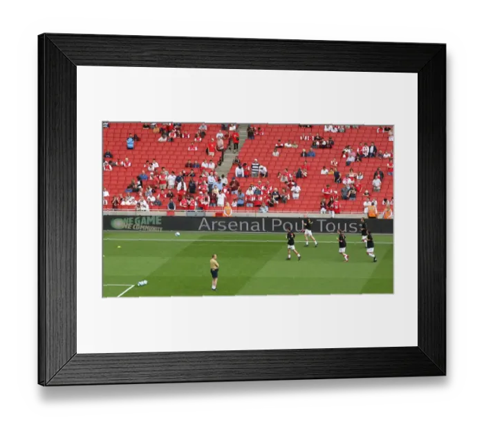 Framed Print : Arsenal's Triumphant Preparation: 3-1 Victory over Portsmouth in the Barclays Premier League (2007) Framed Print : Arsenal's Triumphant Preparation: 3-1 Victory over Portsmouth in the Barclays Premier League (2007)