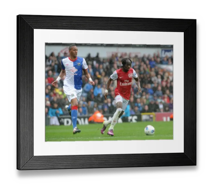Framed Print : Thrilling 4-3 Victory: Gervinho vs Nzonzi at Ewood Park - Arsenal's Exciting Comeback Against Blackburn Rovers in the Premier League, September 17, 2011