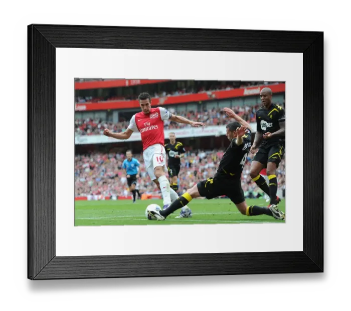 Framed Print : Robin van Persie (Arsenal) Paul Robinson (Bolton). Arsenal 3: 0 Bolton Wanderers Framed Print : Robin van Persie (Arsenal) Paul Robinson (Bolton). Arsenal 3: 0 Bolton Wanderers