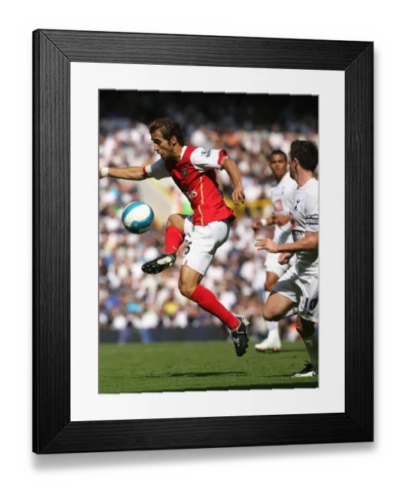 Framed Print : Mathiue Flamini (Arsenal) Robbie Keane (Tottenham)
