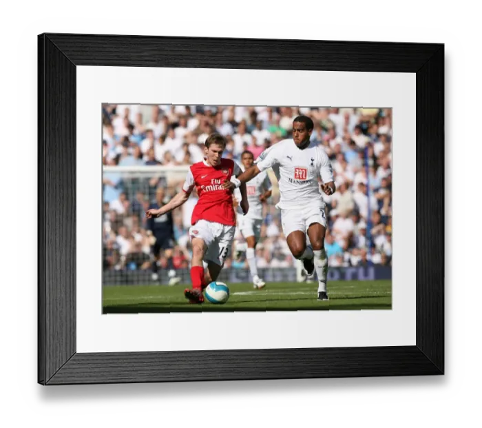 Framed Print : Alex Hleb (Arsenal) Tom Huddlestone (Tottenham) Framed Print : Alex Hleb (Arsenal) Tom Huddlestone (Tottenham)