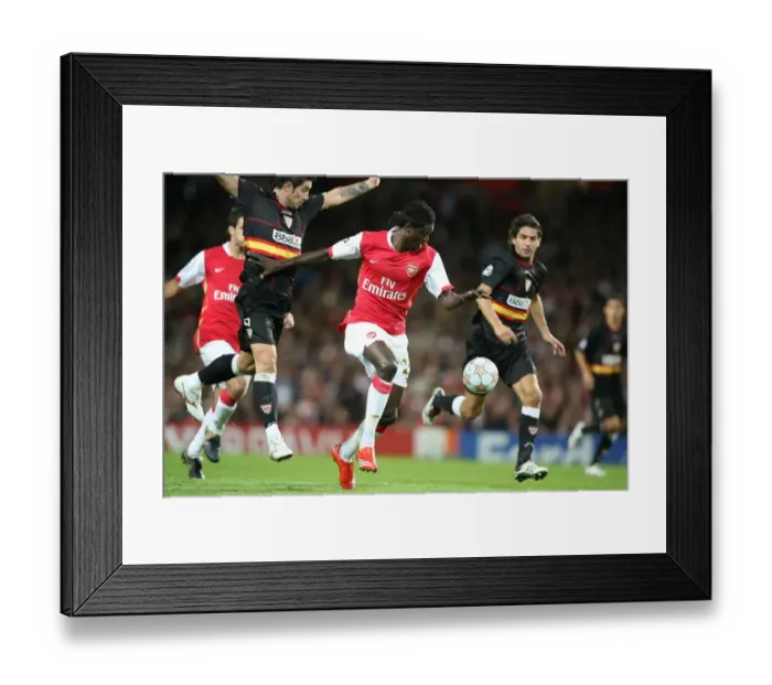Framed Print : Emmanuel Adebayor (Arsenal) Ivica Dragutinovic (Sevilla)