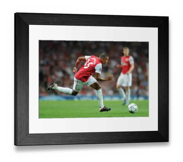 Framed Print : Alex Oxlade-Chamberlain: Arsenal Star in UEFA Champions League Action against Olympiacos (2011-12) Framed Print : Alex Oxlade-Chamberlain: Arsenal Star in UEFA Champions League Action against Olympiacos (2011-12)