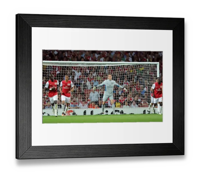 Framed Print : Wojciech Szczesny (Arsenal). Arsenal 2: 1 Olympiacos. UEFA Champions League Framed Print : Wojciech Szczesny (Arsenal). Arsenal 2: 1 Olympiacos. UEFA Champions League