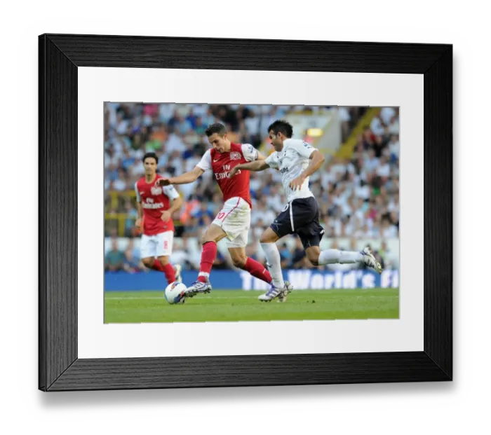 Framed Print : Robin van Persie (Arsenal) Sandro (Tottenham). Tottenham Hotspur 2: 1 Arsenal Framed Print : Robin van Persie (Arsenal) Sandro (Tottenham). Tottenham Hotspur 2: 1 Arsenal