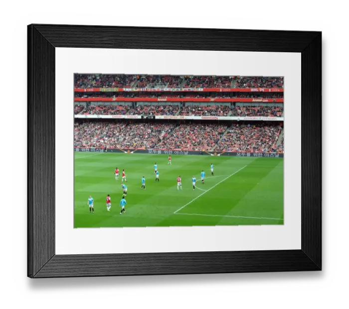 Framed Print : Arsenal for Everyone on the ad boards. Arsenal 2: 1 Sunderland. Barclays Premier League