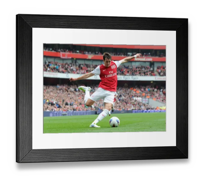 Framed Print : Carl Jenkinson (Arsenal). Arsenal 2: 1 Sunderland. Barclays Premier League