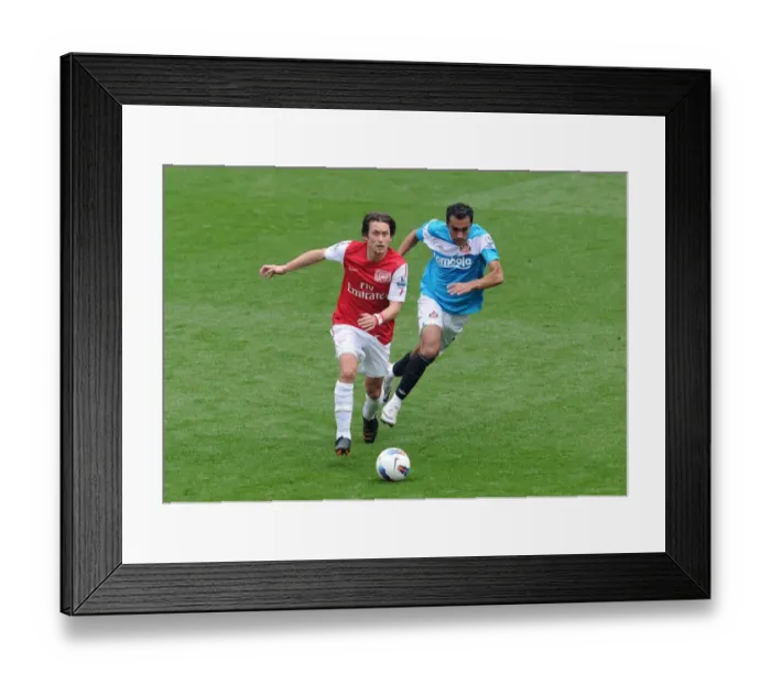 Framed Print : Tomas Rosicky (Arsenal) Ahmed Elmohamady (Sunderland). Arsenal 2: 1 Sunderland