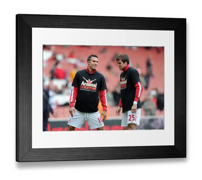 Framed Print : Robin van Persie and Carl Jenkinson (Arsenal) warm up in thier Arsenal for Everyone T Shirt
