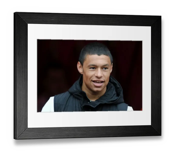 Framed Print : Alex Oxlade-Chamberlain: Arsenal's Ready-to-Rise Star Against Sunderland (2011-12) Framed Print : Alex Oxlade-Chamberlain: Arsenal's Ready-to-Rise Star Against Sunderland (2011-12)