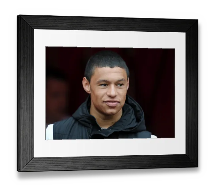 Framed Print : Arsenal's Alex Oxlade-Chamberlain Before Arsenal v Sunderland, Premier League 2011-12 Framed Print : Arsenal's Alex Oxlade-Chamberlain Before Arsenal v Sunderland, Premier League 2011-12