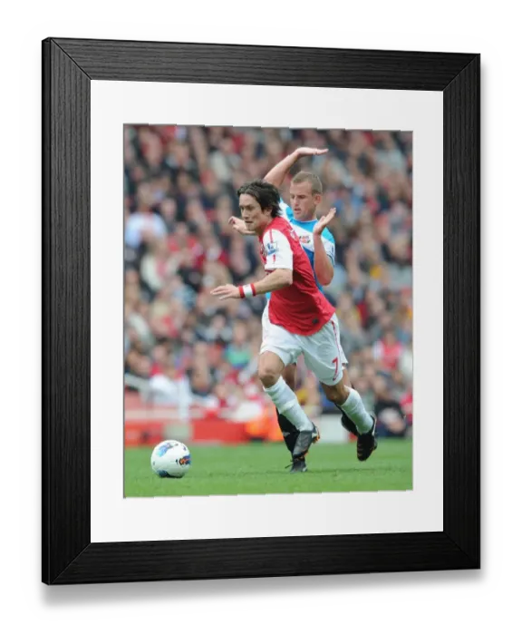 Framed Print : Arsenal's Rosicky Outmaneuvers Sunderland's Cattermole in 2011-12 Premier League Clash Framed Print : Arsenal's Rosicky Outmaneuvers Sunderland's Cattermole in 2011-12 Premier League Clash