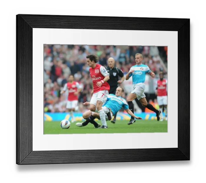 Framed Print : Arsenal's Rosicky Outsmarts Sunderland's Defense in 2011-12 Premier League Showdown Framed Print : Arsenal's Rosicky Outsmarts Sunderland's Defense in 2011-12 Premier League Showdown