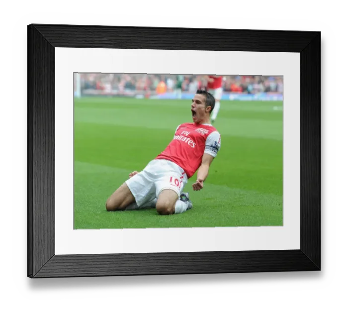 Framed Print : Robin van Persie's Stunning Goal: Arsenal's Victory Against Sunderland in the 2011-12 Premier League