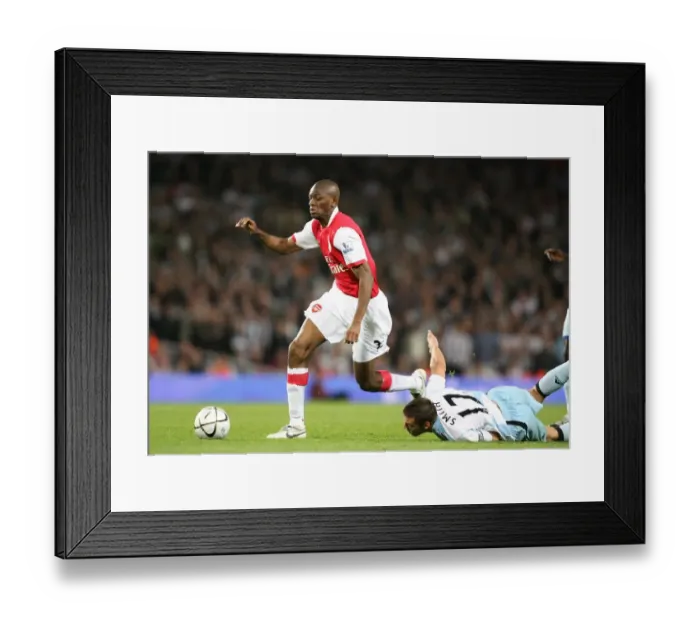 Framed Print : Abou Diaby (Arsenal) Alan Smith (Newcastle) Framed Print : Abou Diaby (Arsenal) Alan Smith (Newcastle)