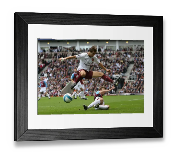 Framed Print : Mathieu Flamini (Arsenal) George McCartney (West Ham)