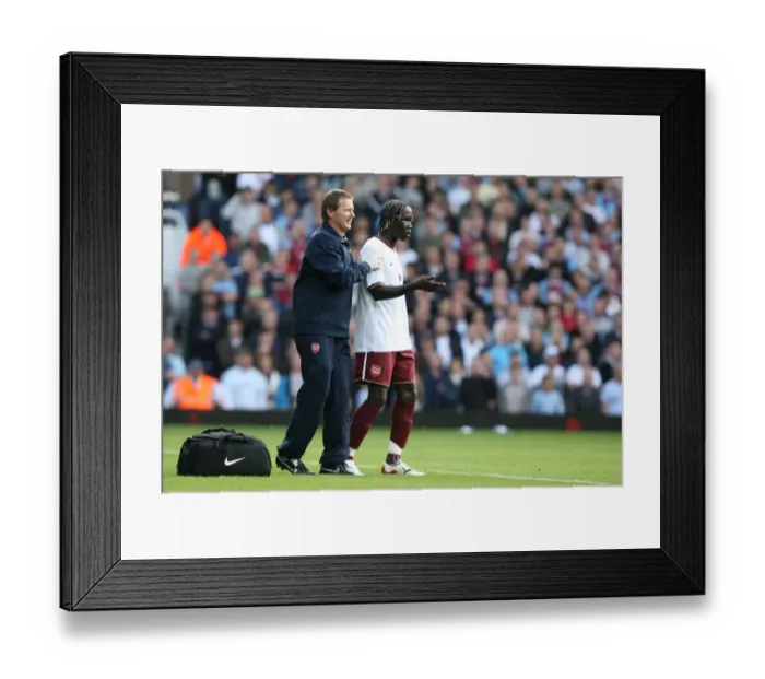 Framed Print : Bacary Sagna (Arsenal) with physio Gary Lewin Framed Print : Bacary Sagna (Arsenal) with physio Gary Lewin