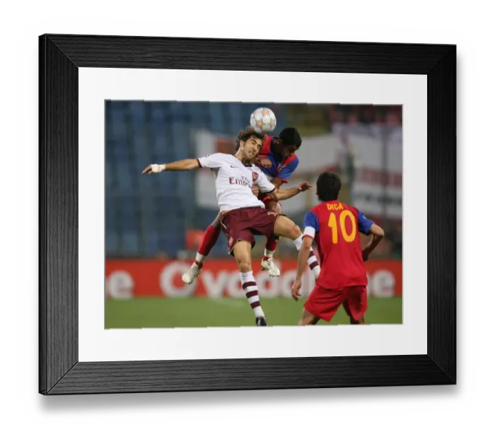 Framed Print : Mathieu Flamini (Arsenal) Banel Nicolita (Steaua)